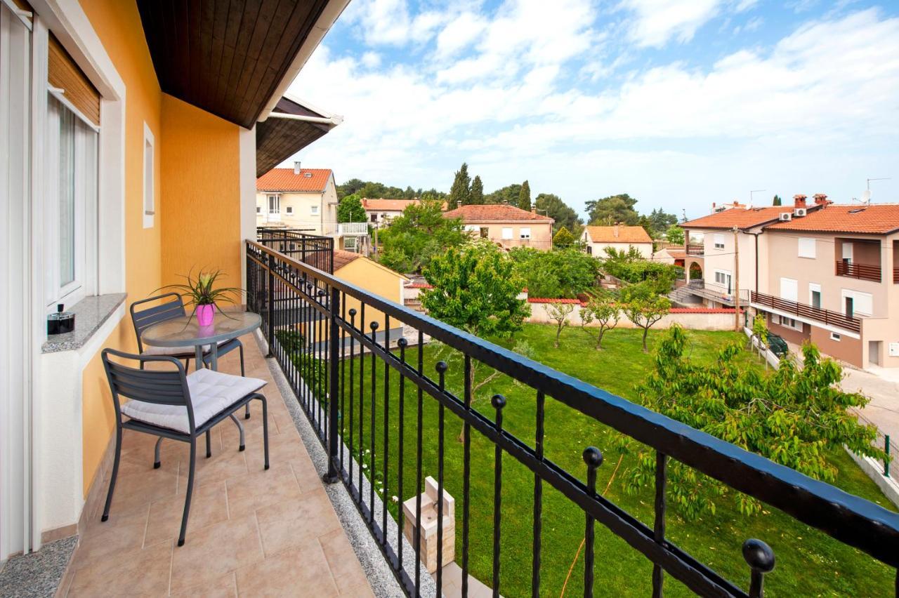 Apartments Euphemia Rovigno Esterno foto