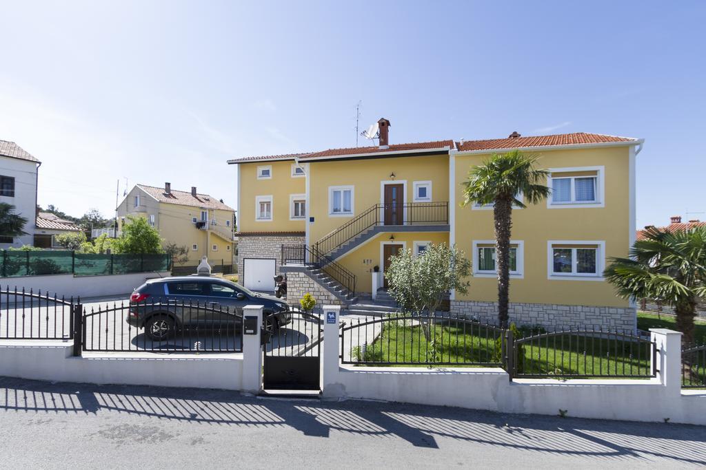 Apartments Euphemia Rovigno Esterno foto