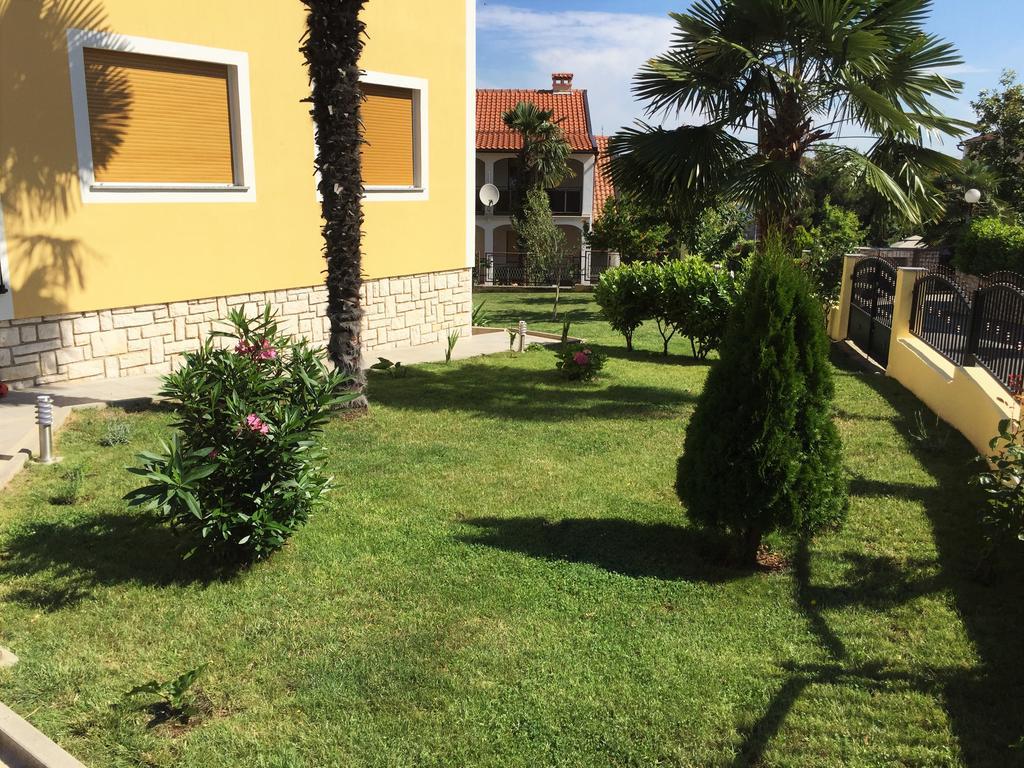 Apartments Euphemia Rovigno Esterno foto